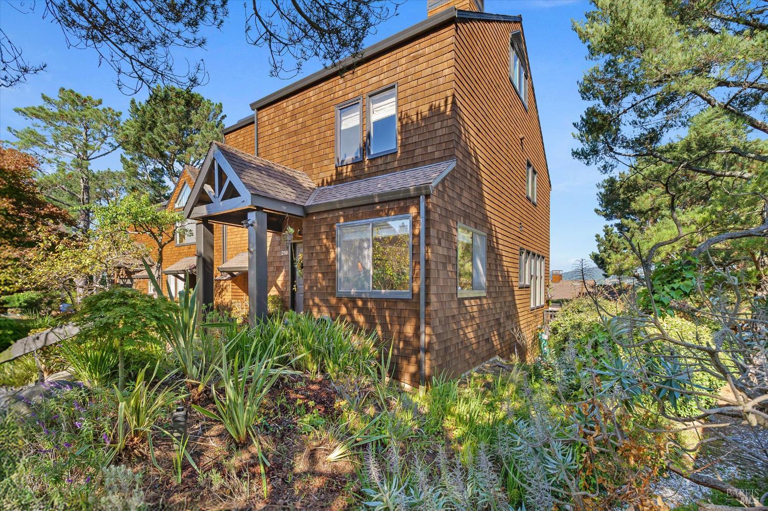 250 Bay Vista Circle Sausalito CA 94965