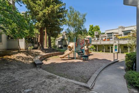 242 Sandpiper Court Novato CA 94949