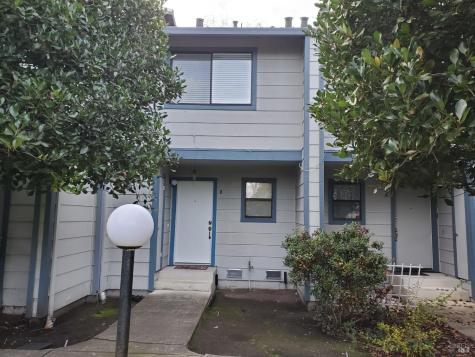 2167 Meadowbrook Court Santa Rosa CA 95403