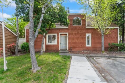 2754 Lakeview Drive Santa Rosa CA 95405