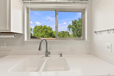 1820 Primavera Court Santa Rosa CA 95409