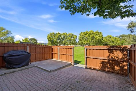 1820 Primavera Court Santa Rosa CA 95409