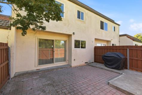 1820 Primavera Court Santa Rosa CA 95409