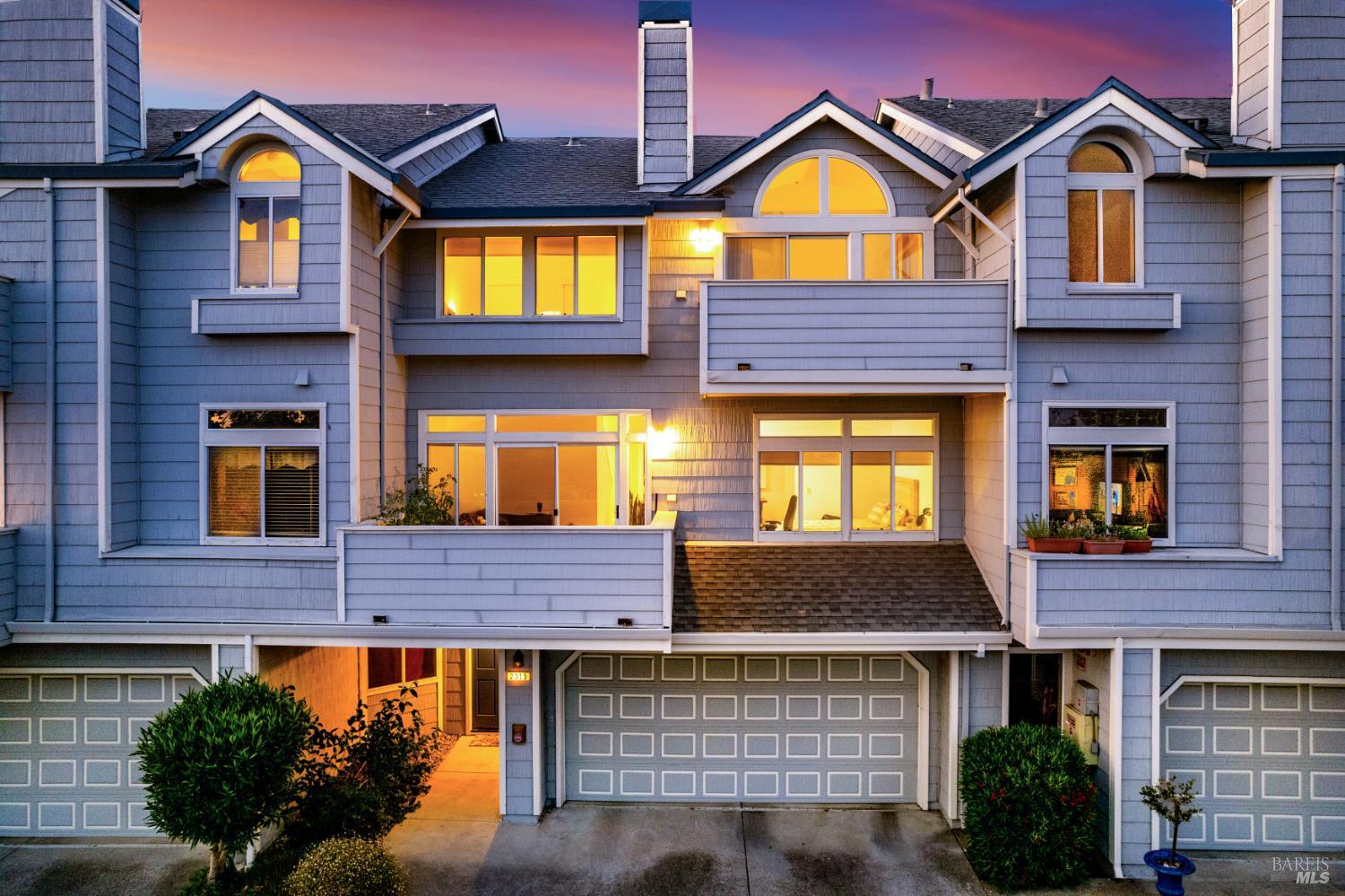 2015 Stonefield Lane Santa Rosa CA 95403