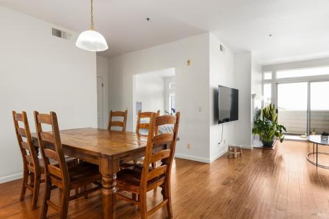 2015 Stonefield Lane Santa Rosa CA 95403