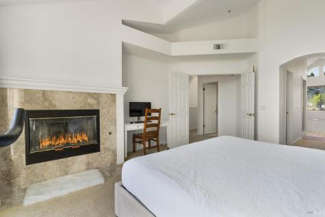 2015 Stonefield Lane Santa Rosa CA 95403