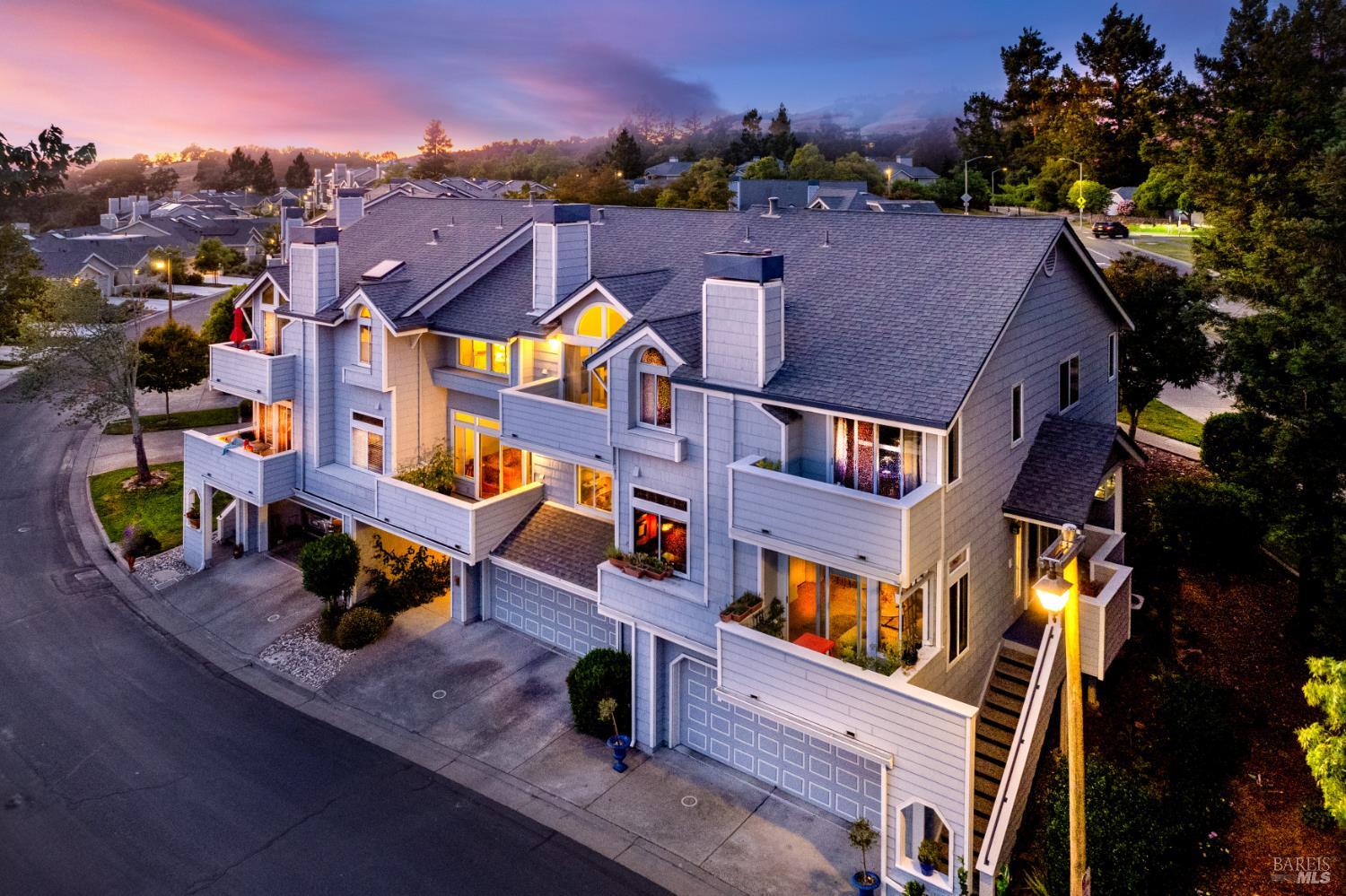 2015 Stonefield Lane Santa Rosa CA 95403