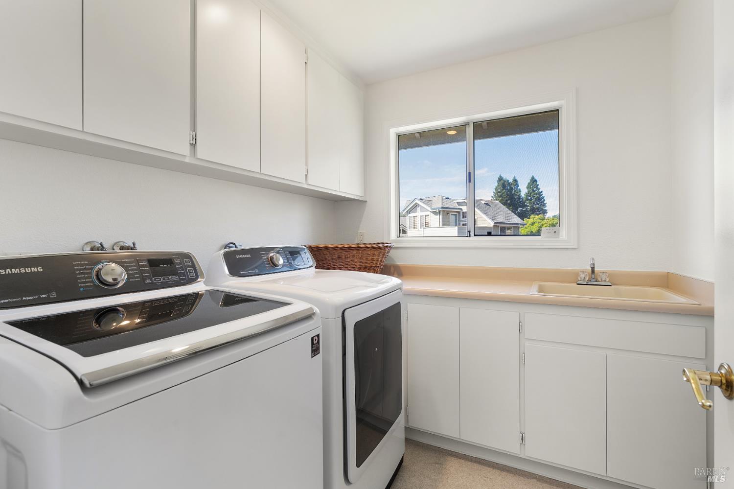 2015 Stonefield Lane Santa Rosa CA 95403