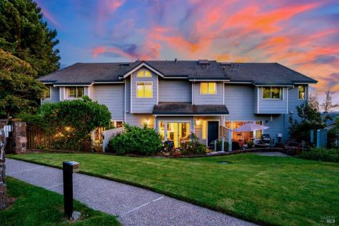 2015 Stonefield Lane Santa Rosa CA 95403