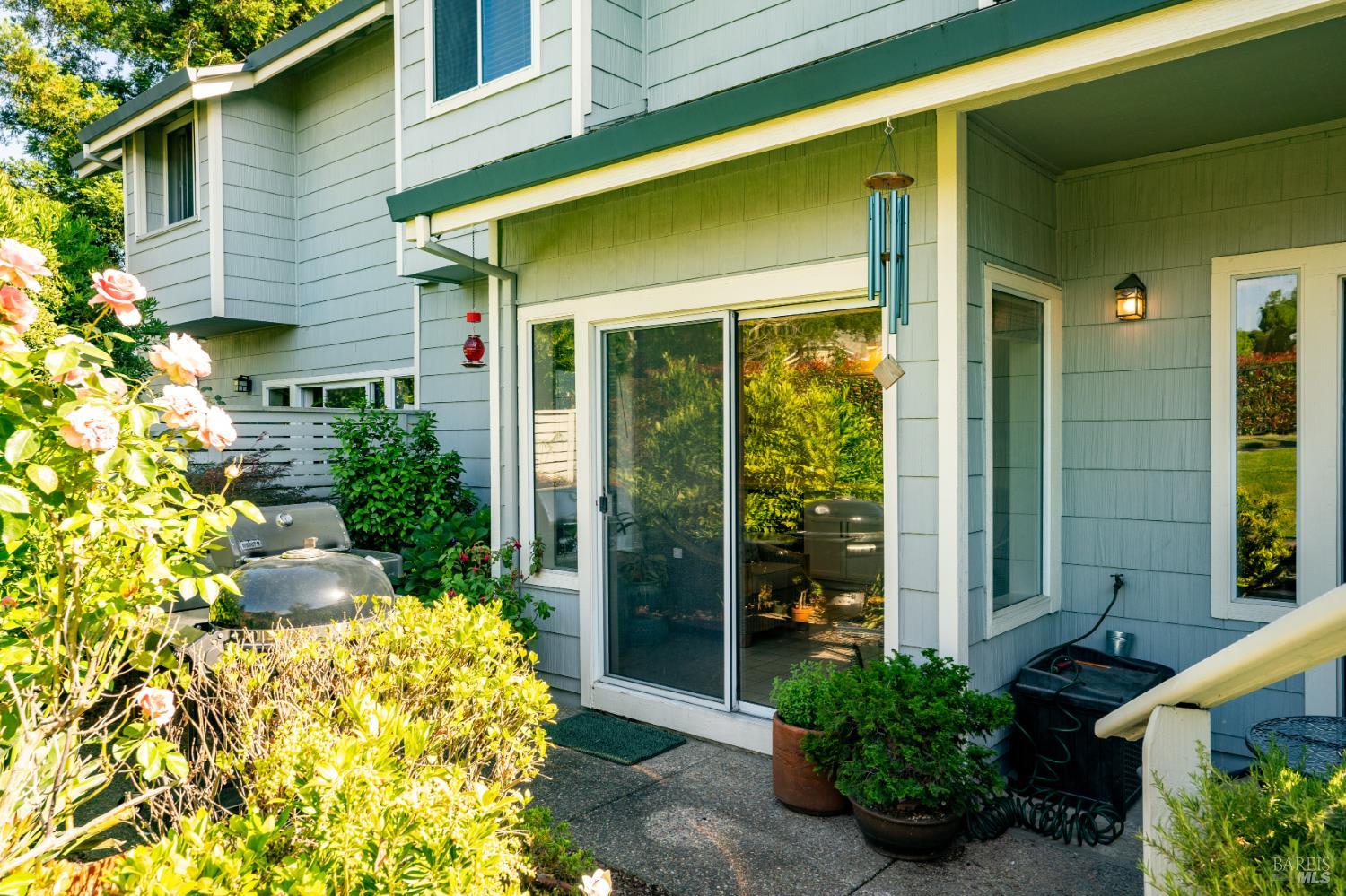 2015 Stonefield Lane Santa Rosa CA 95403