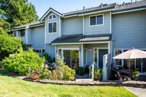2015 Stonefield Lane Santa Rosa CA 95403