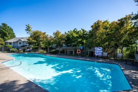 2015 Stonefield Lane Santa Rosa CA 95403