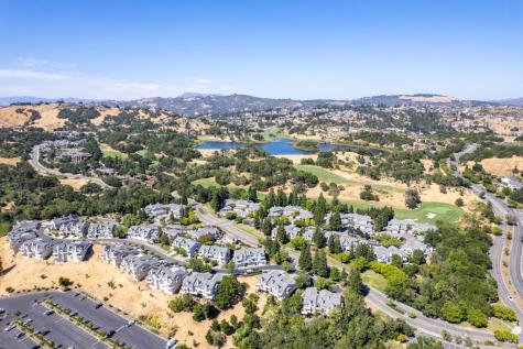 2015 Stonefield Lane Santa Rosa CA 95403