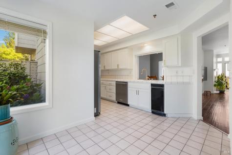 2015 Stonefield Lane Santa Rosa CA 95403