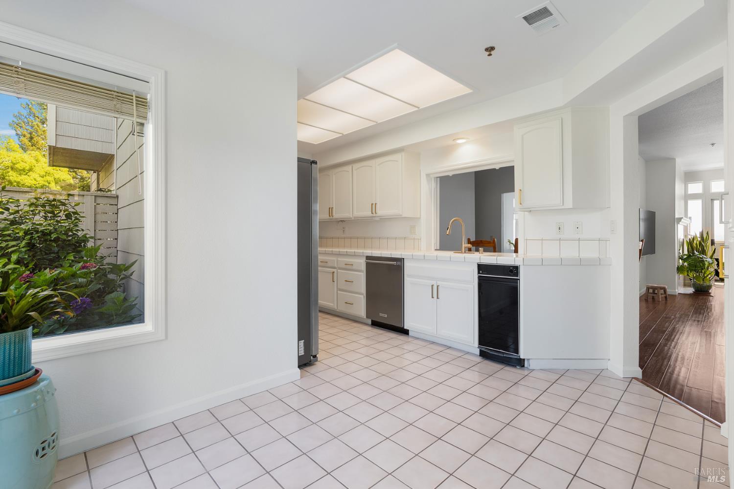 2015 Stonefield Lane Santa Rosa CA 95403