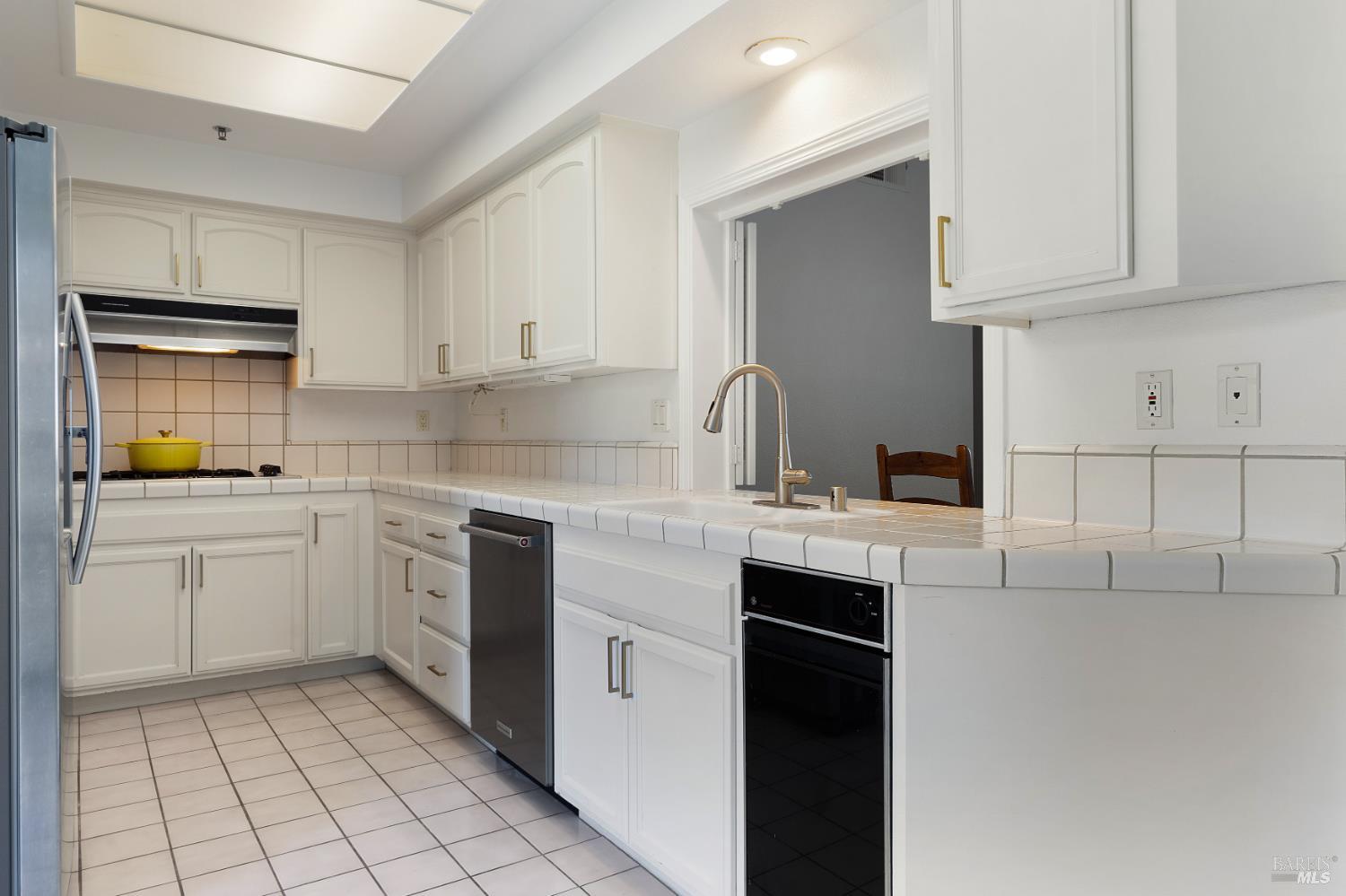 2015 Stonefield Lane Santa Rosa CA 95403