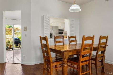 2015 Stonefield Lane Santa Rosa CA 95403