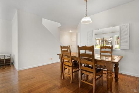 2015 Stonefield Lane Santa Rosa CA 95403