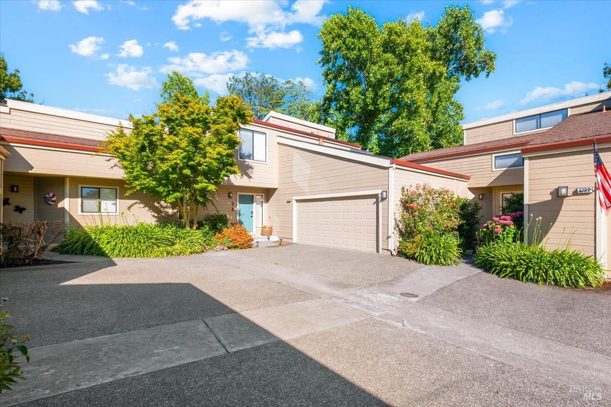 4736 Shade Tree Lane Santa Rosa CA 95405