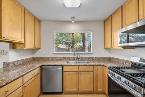 4736 Shade Tree Lane Santa Rosa CA 95405