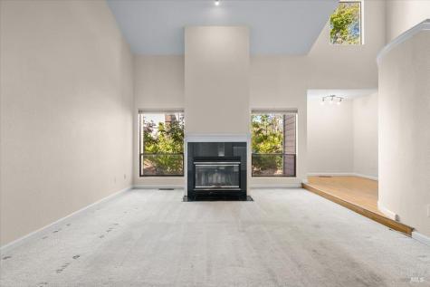 4736 Shade Tree Lane Santa Rosa CA 95405