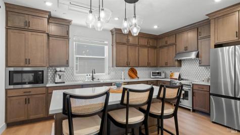 446 Verandah Avenue Novato CA 94945