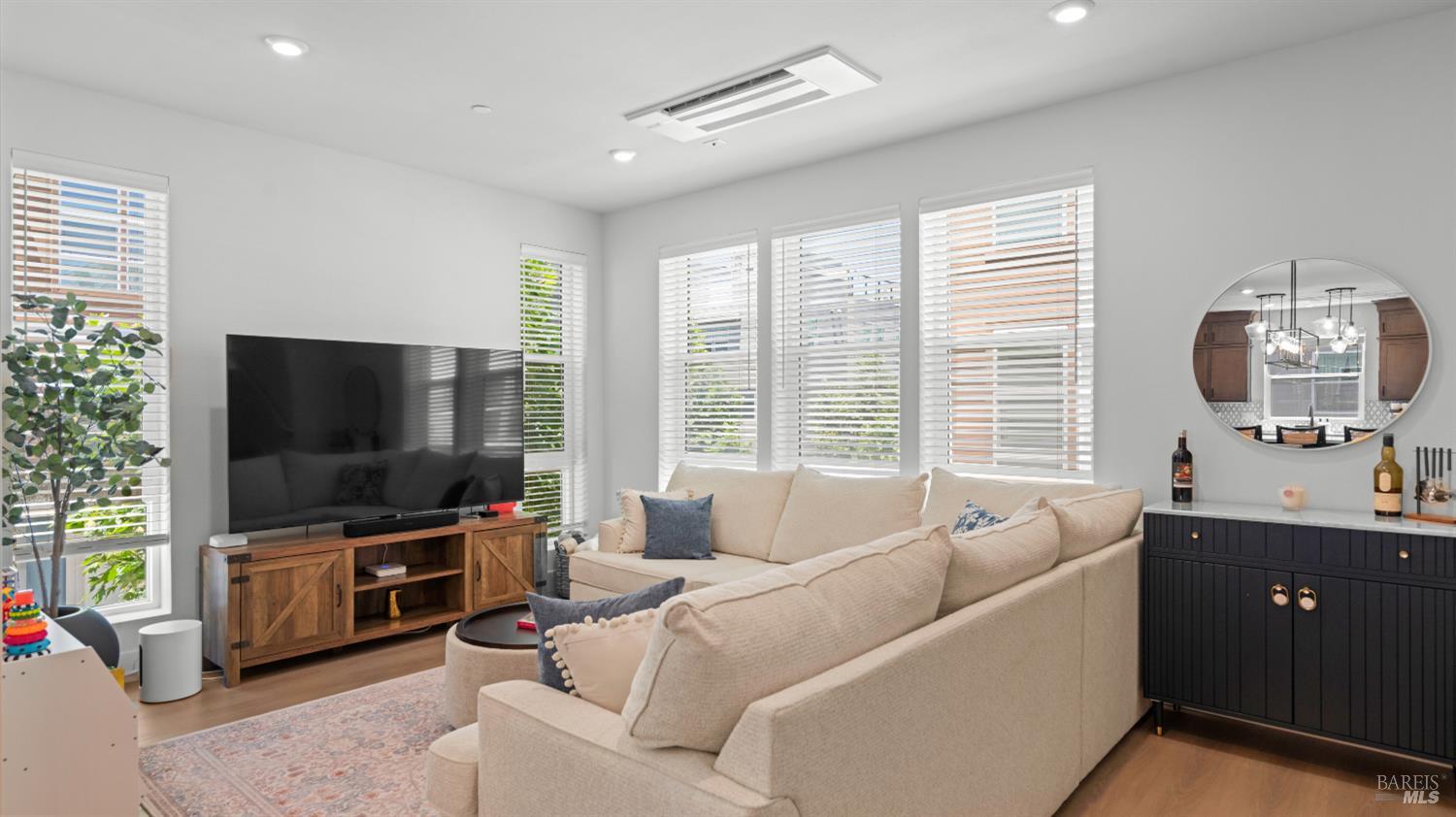 446 Verandah Avenue Novato CA 94945