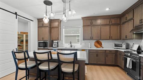 446 Verandah Avenue Novato CA 94945