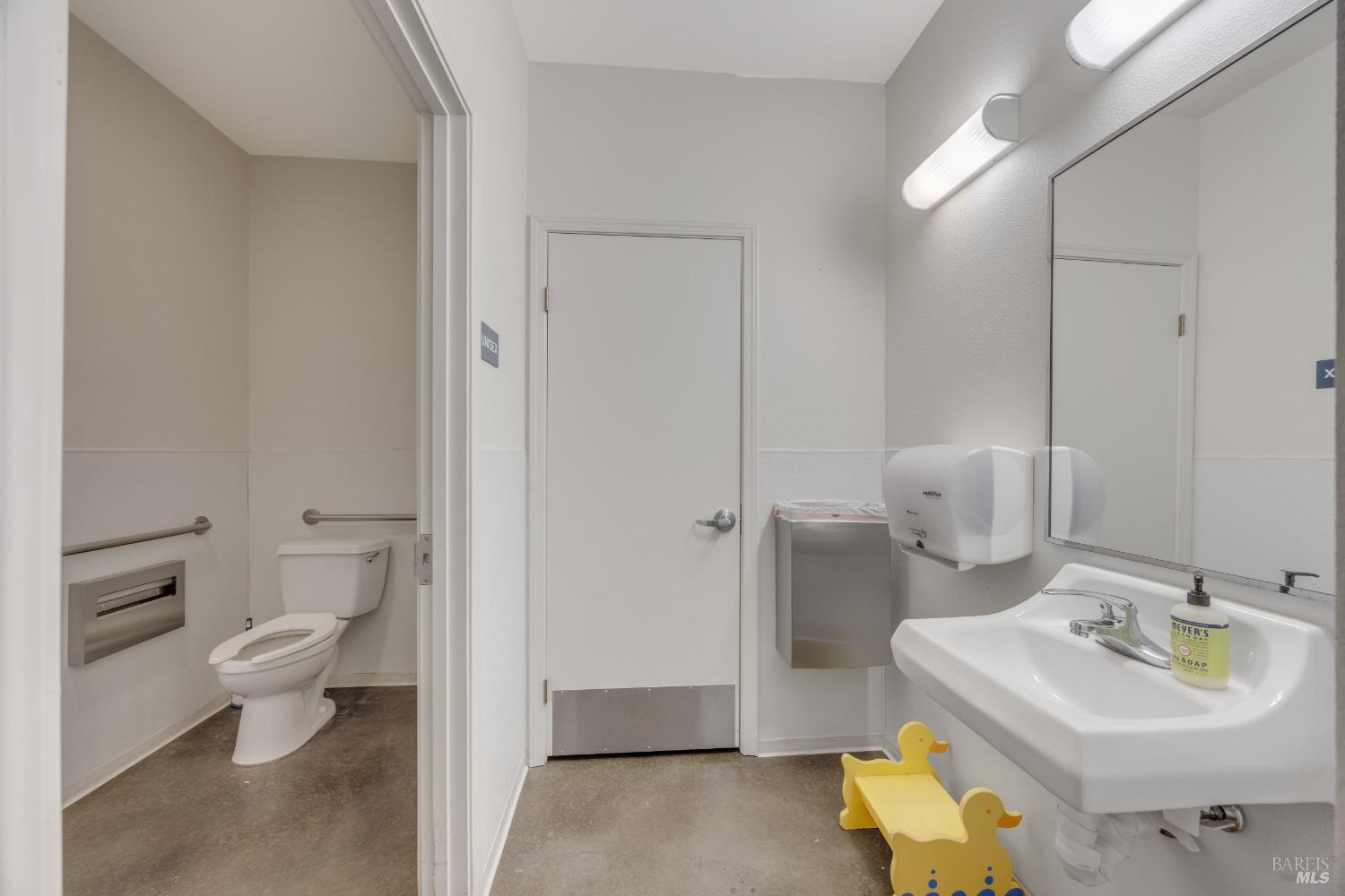 455 Sequoia Lane Sebastopol CA 95472