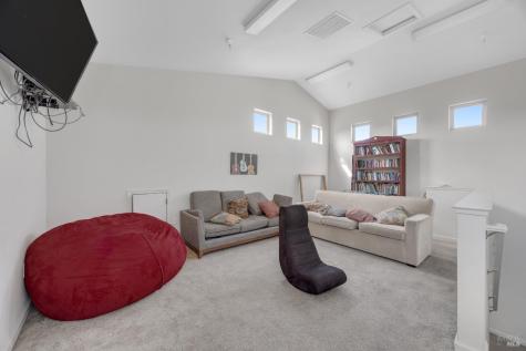 455 Sequoia Lane Sebastopol CA 95472