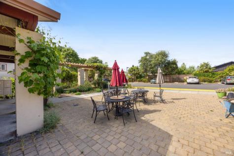 455 Sequoia Lane Sebastopol CA 95472