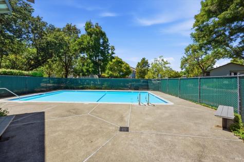 323 Harvest Lane Santa Rosa CA 95401