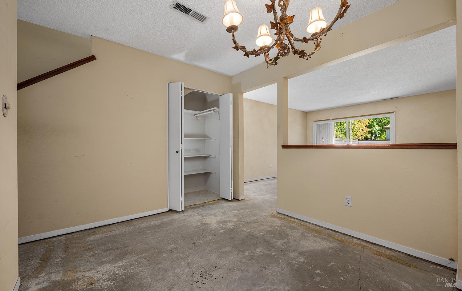 1990 Knolls Drive Santa Rosa CA 95405