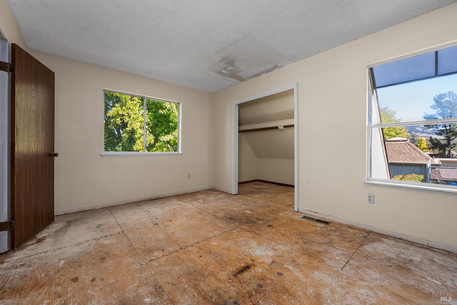 1990 Knolls Drive Santa Rosa CA 95405