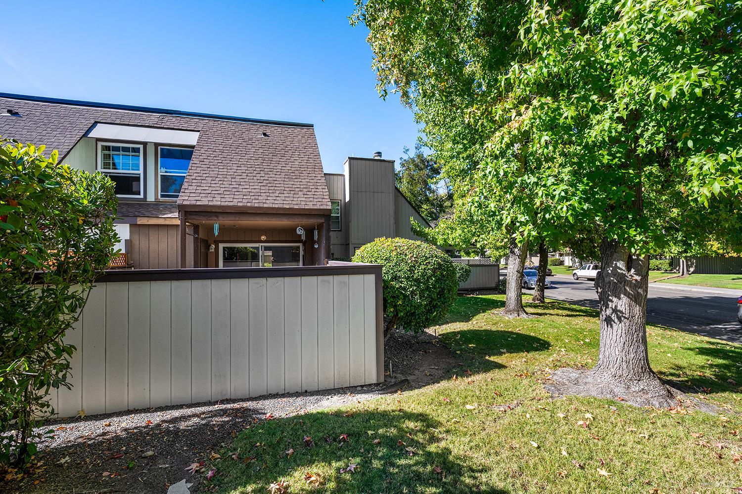 1990 Knolls Drive Santa Rosa CA 95405