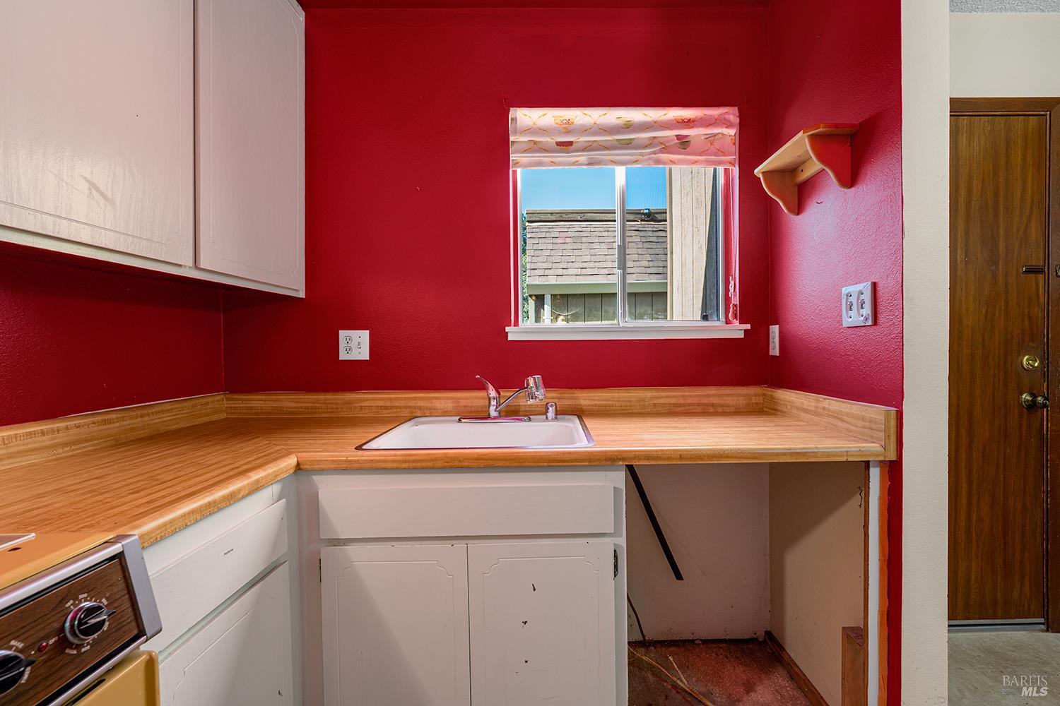 1990 Knolls Drive Santa Rosa CA 95405