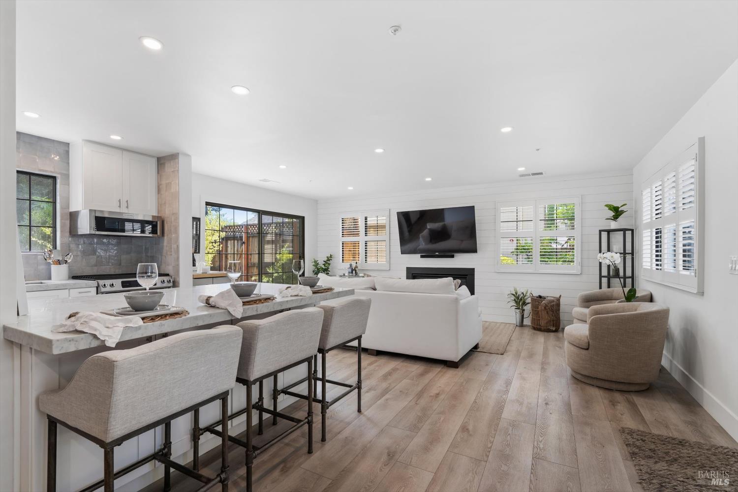 362 Piper Street Healdsburg CA 95448