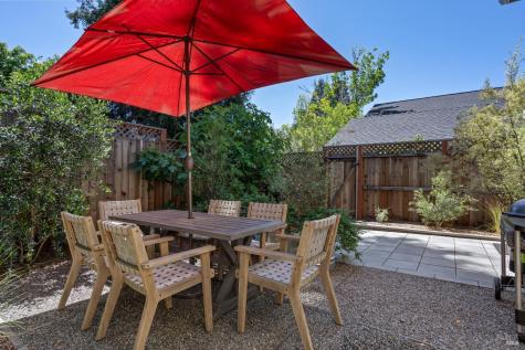 362 Piper Street Healdsburg CA 95448