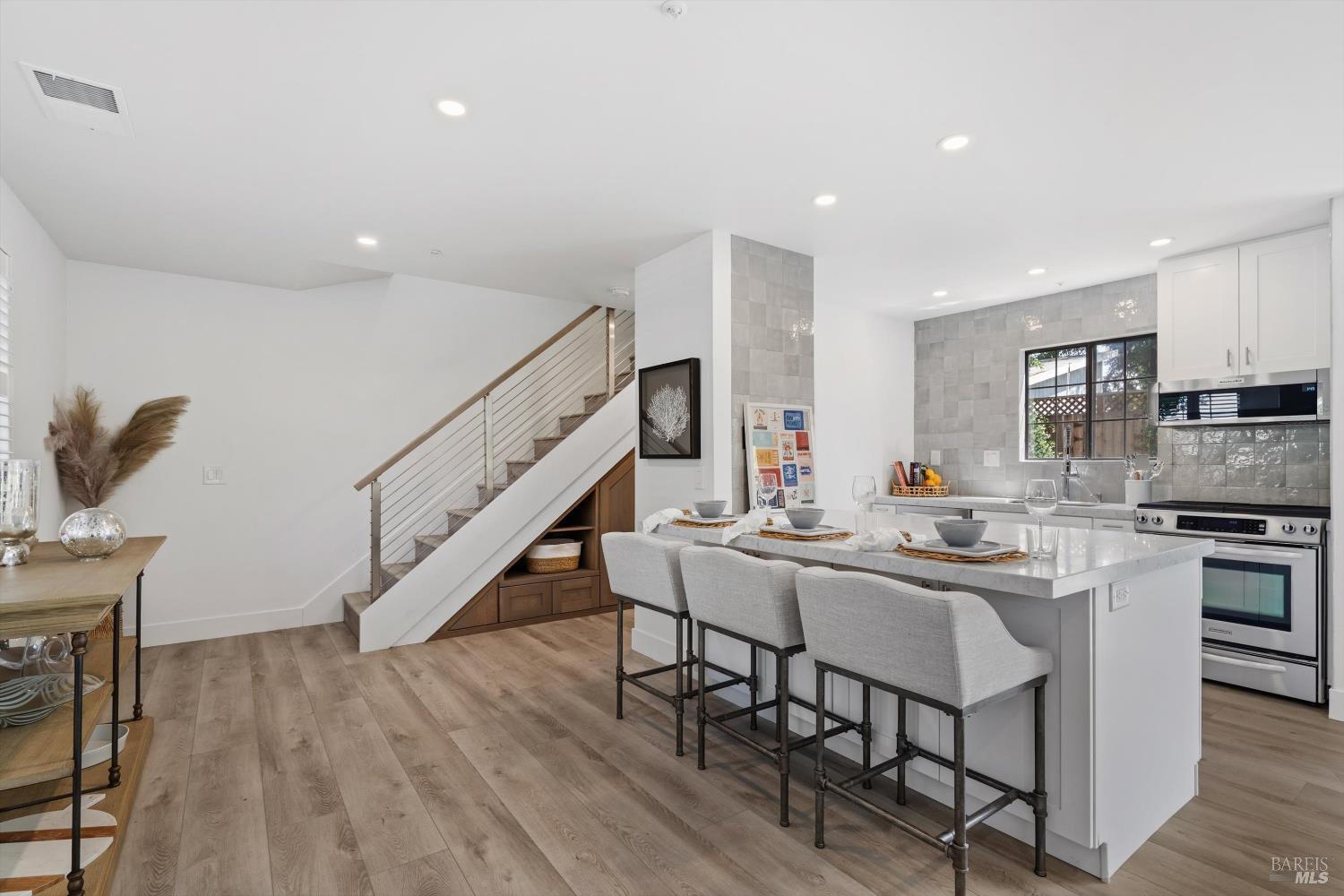 362 Piper Street Healdsburg CA 95448