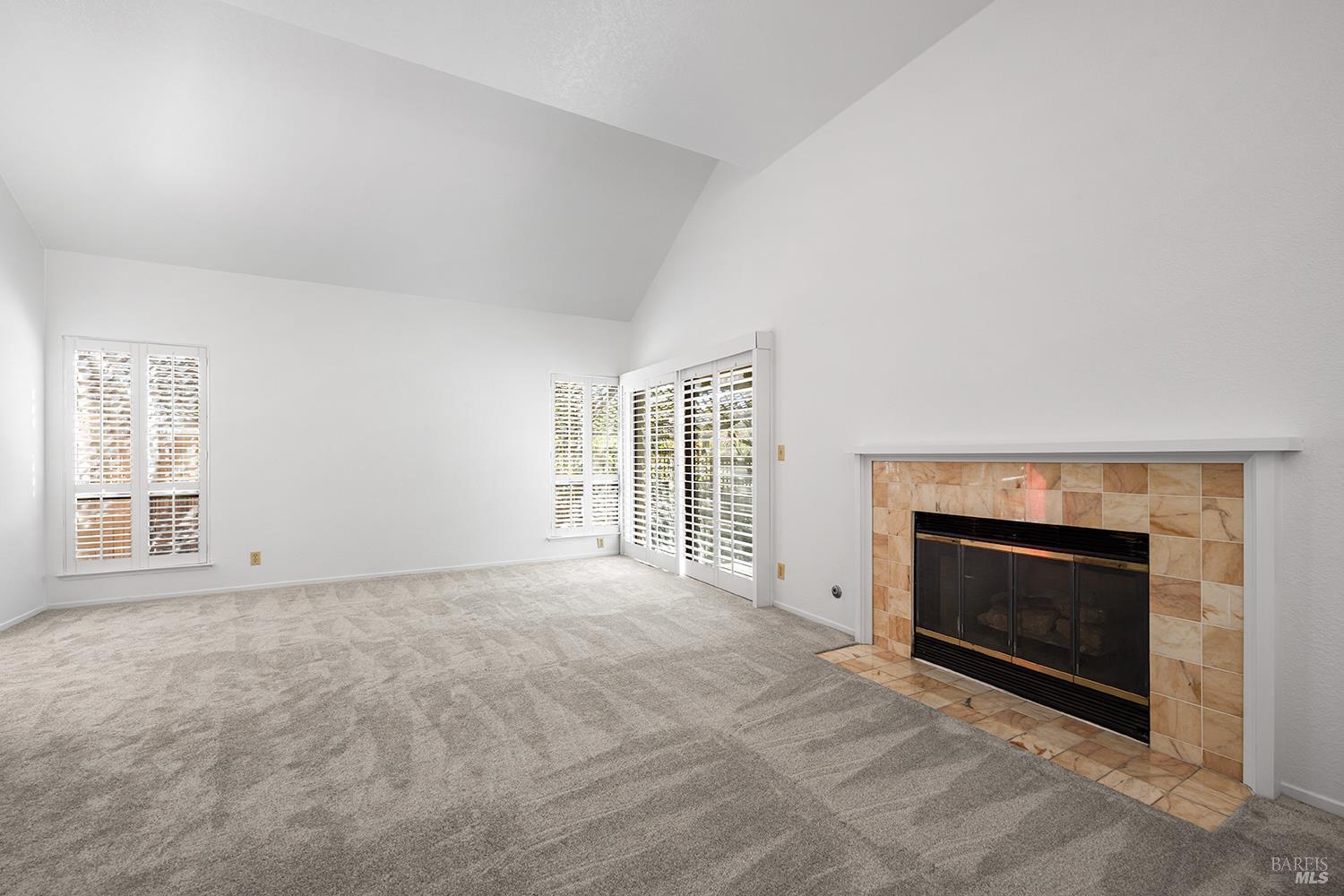 9239 Lakewood Drive Windsor CA 95492