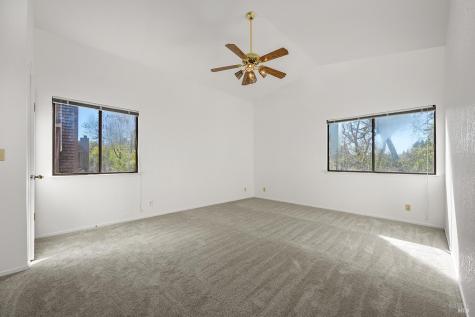 9239 Lakewood Drive Windsor CA 95492