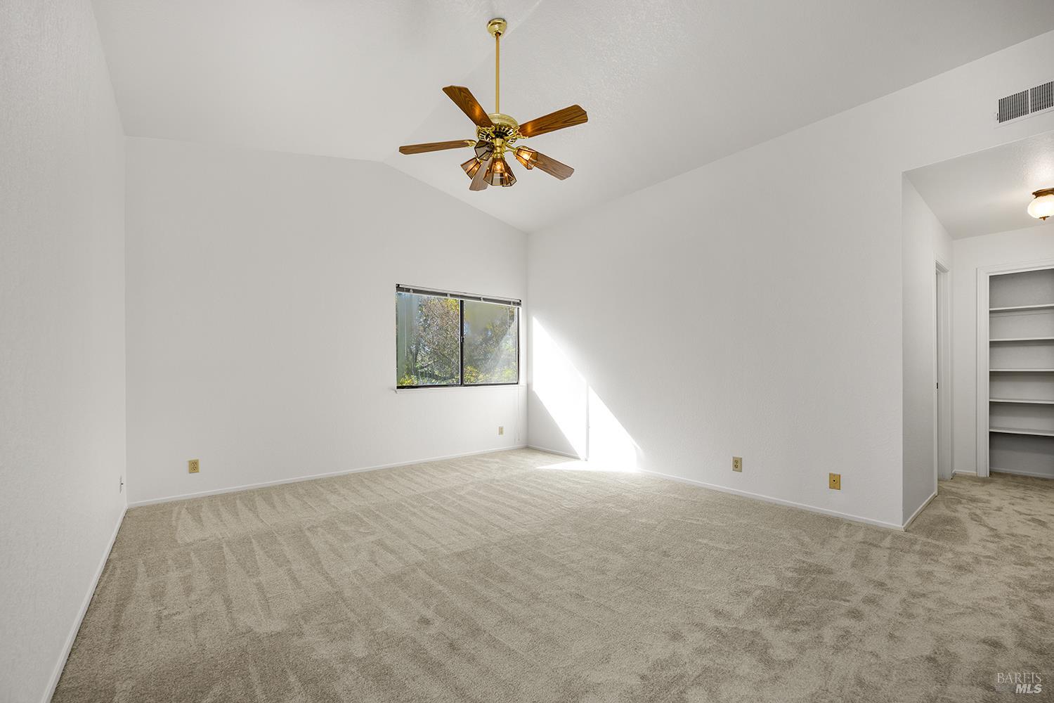 9239 Lakewood Drive Windsor CA 95492