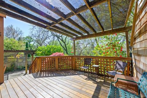 9239 Lakewood Drive Windsor CA 95492