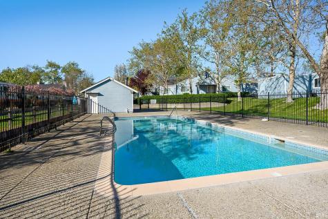9239 Lakewood Drive Windsor CA 95492