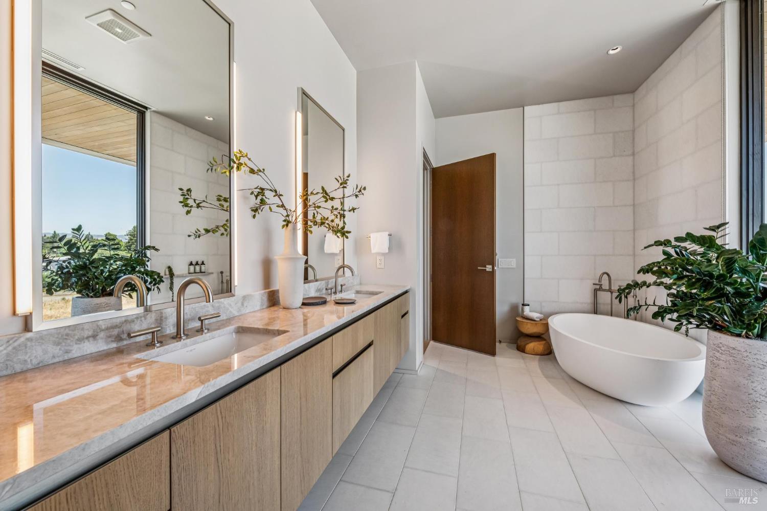 151 Sawmill Circle Healdsburg CA 95448