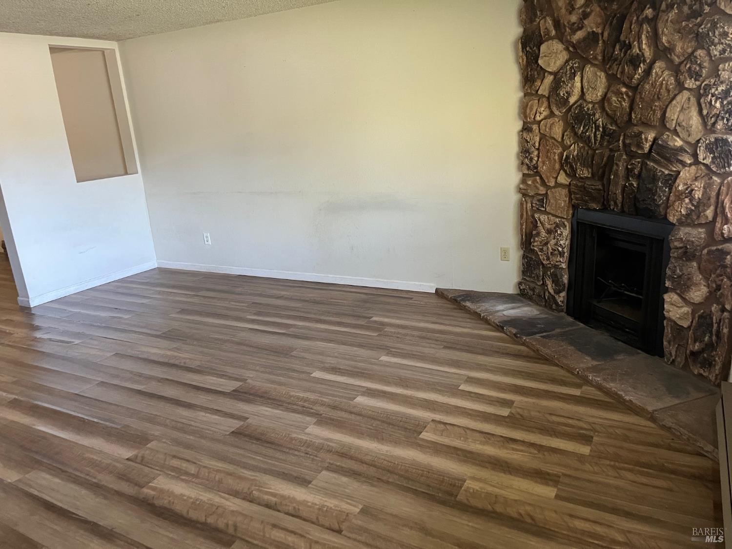 1064 Eleanor Avenue Rohnert Park CA 94928