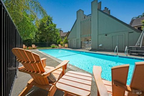 204 Foss Creek Circle Healdsburg CA 95448