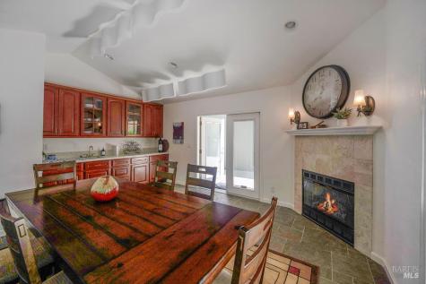 204 Foss Creek Circle Healdsburg CA 95448