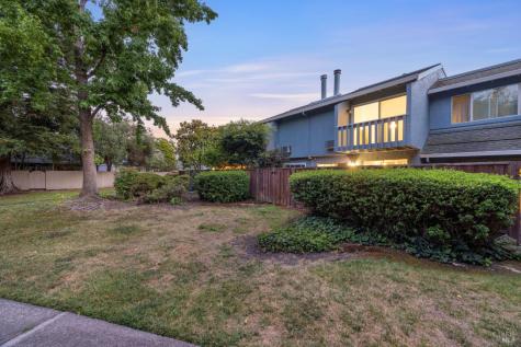 700 Racquet Club Circle Rohnert Park CA 94928