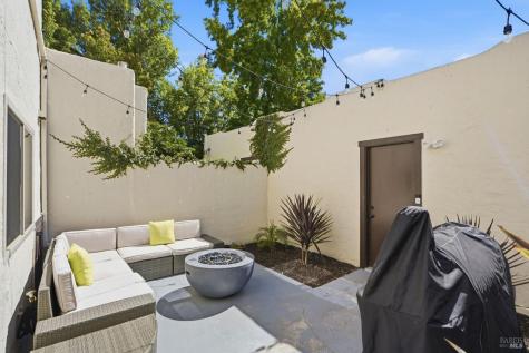 5234 El Mercado Parkway Santa Rosa CA 95403